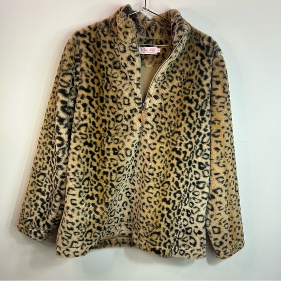 PINK LILY | Fuzzy Leopard Cheetah Henley Zip - Picture 1 of 5
